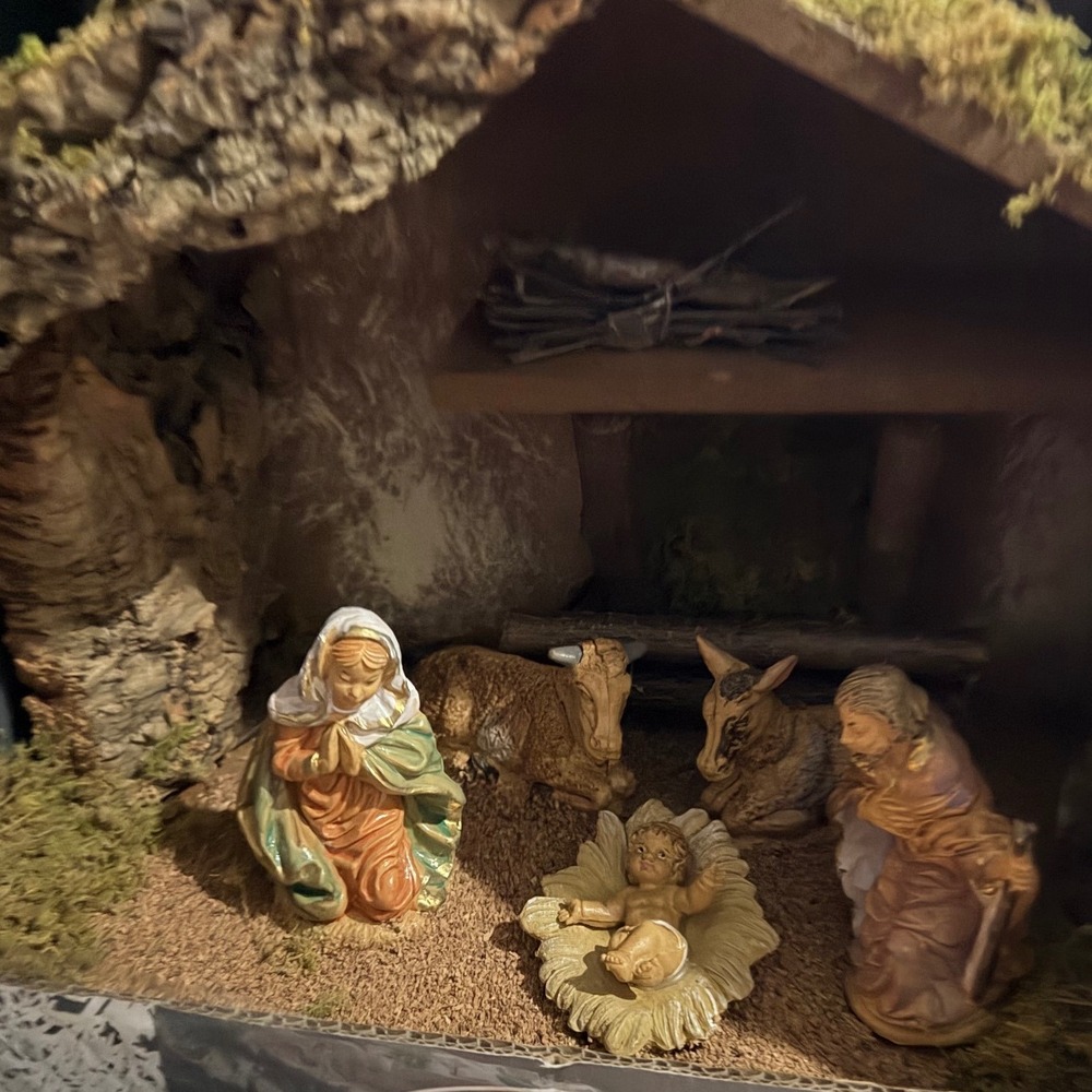 Euromarchi Made In Italy Nativity Hand-Painted Presepe Holy Family Stable‎ NEW - Picture 2 of 12